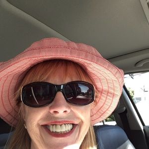 Meet your Posher, Joan